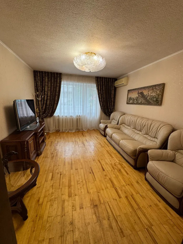 Аренда 3-комнатной квартиры 68 м², Менахем-Мендл Шнеерсона ул., 5