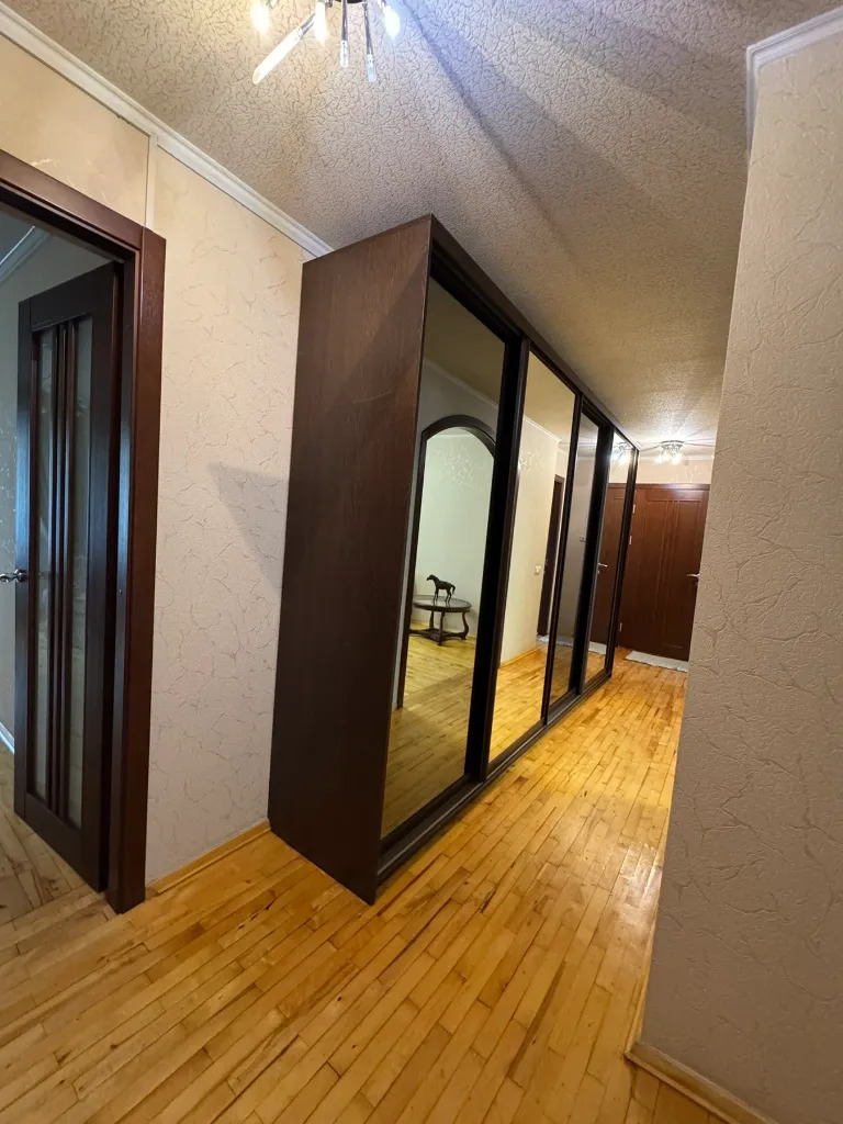 Аренда 3-комнатной квартиры 68 м², Менахем-Мендл Шнеерсона ул., 5