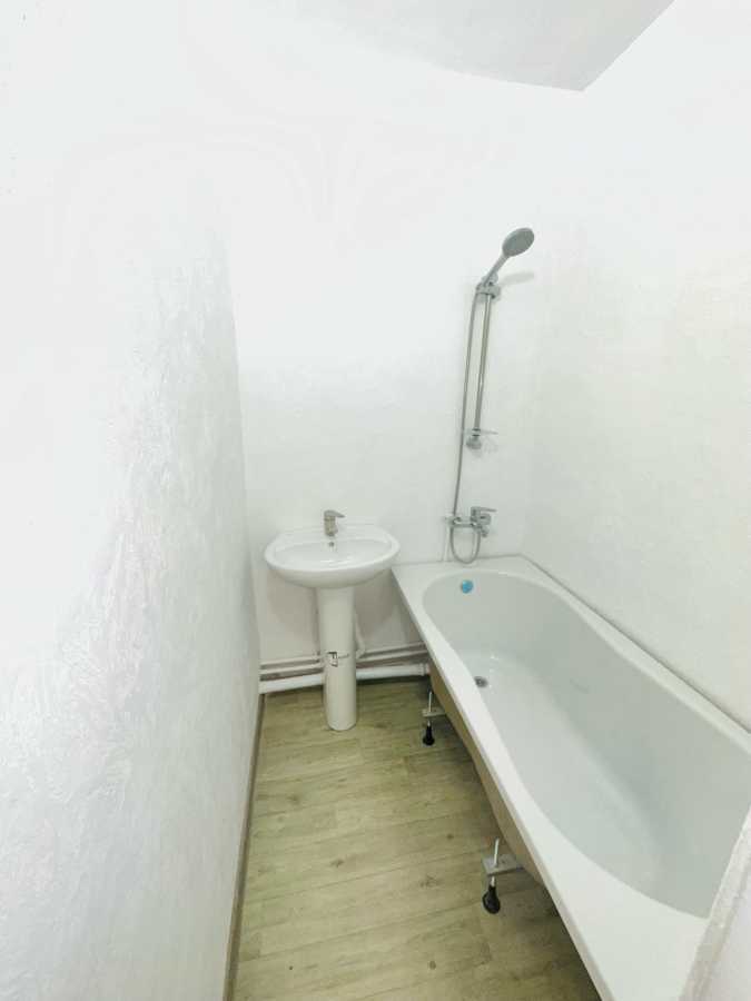 Продаж 3-кімнатної квартири 59 м², Сонячна вул., 12