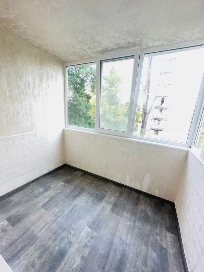 Продаж 3-кімнатної квартири 59 м², Сонячна вул., 12