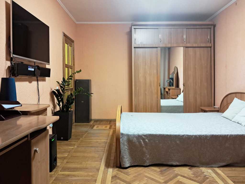 Продажа 3-комнатной квартиры 77.5 м², Ревуцкого ул., 7