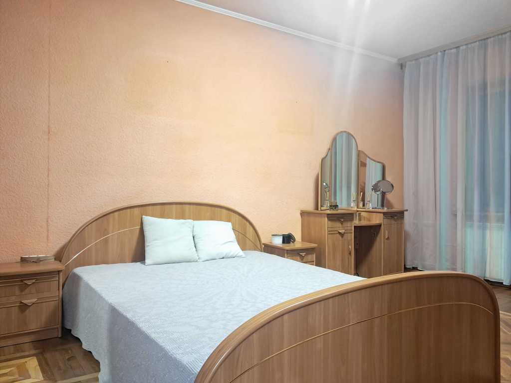 Продажа 3-комнатной квартиры 77.5 м², Ревуцкого ул., 7