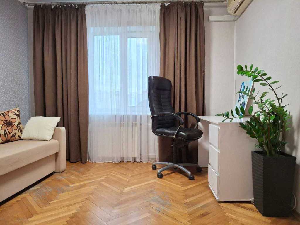Продажа 3-комнатной квартиры 77.5 м², Ревуцкого ул., 7