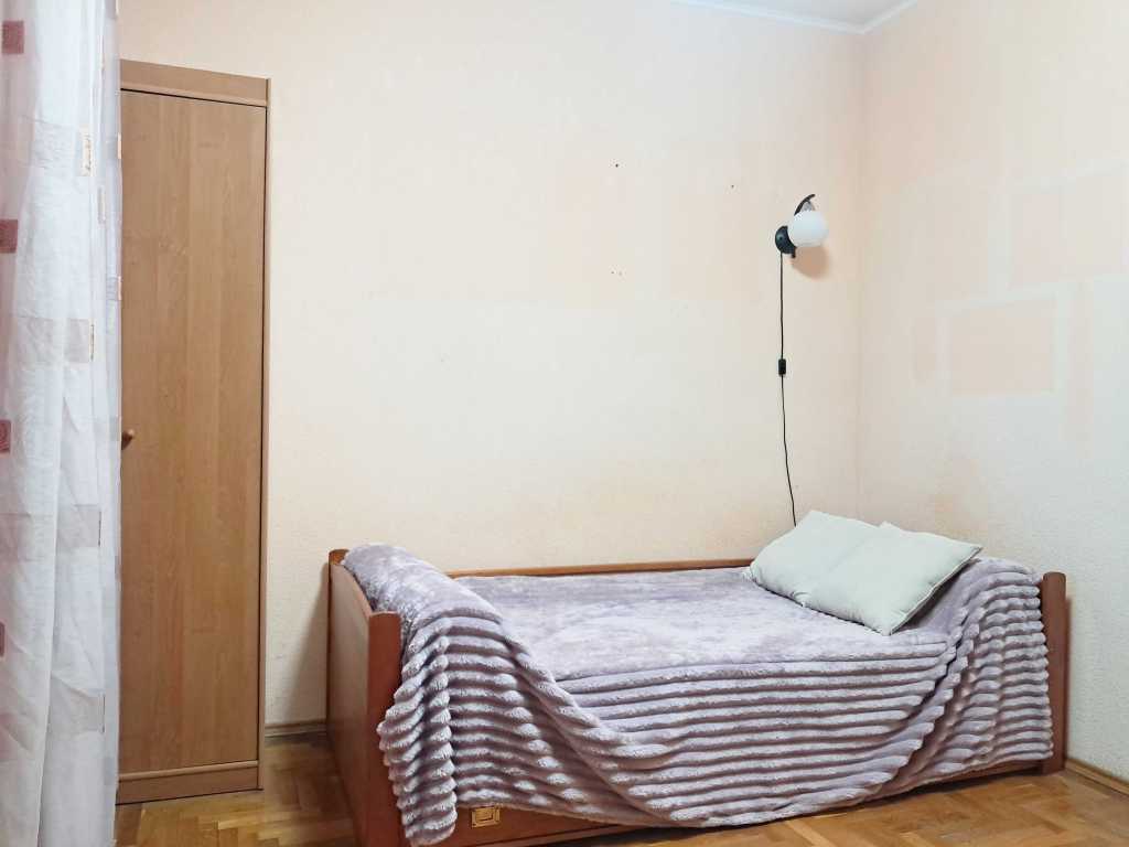 Продажа 3-комнатной квартиры 77.5 м², Ревуцкого ул., 7