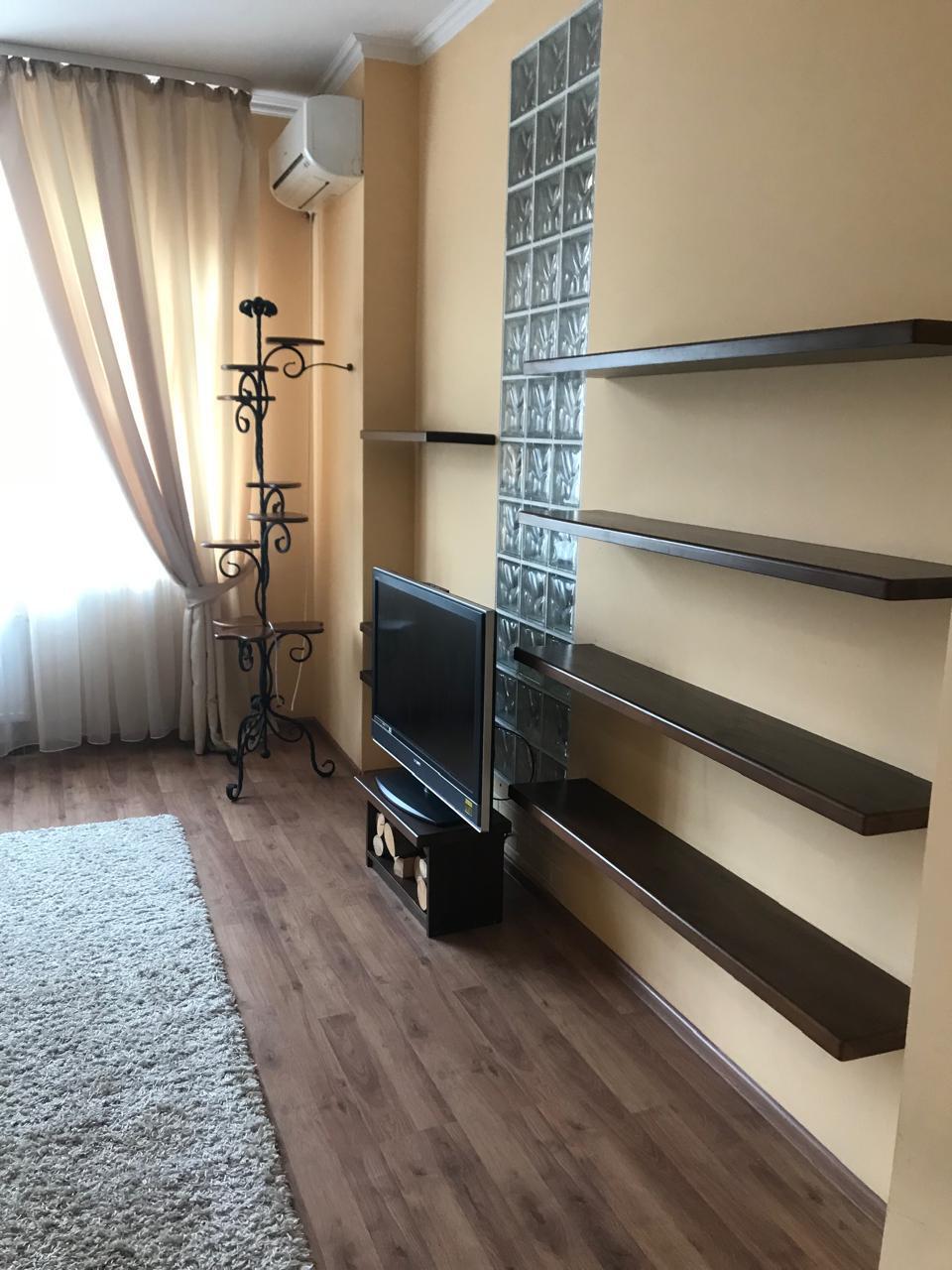 Оренда 2-кімнатної квартири 78 м², В'ячеслава Чорновола вул.