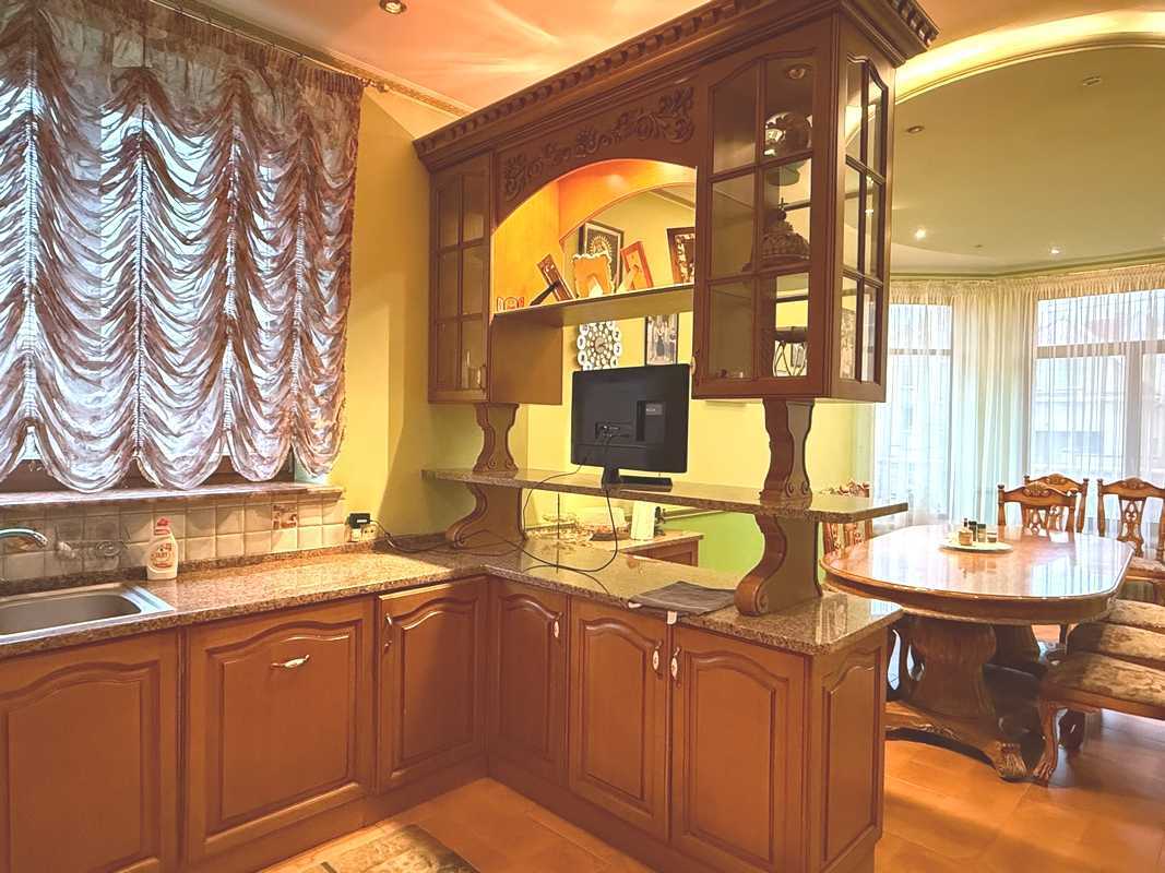 Продажа дома 425 м², Борщаговская ул., 23