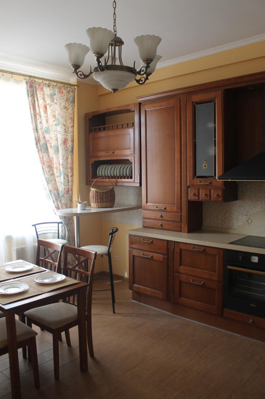 Оренда 2-кімнатної квартири 78 м², В'ячеслава Чорновола вул.