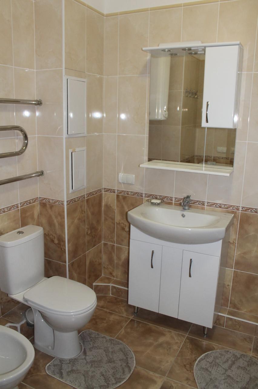 Оренда 2-кімнатної квартири 78 м², В'ячеслава Чорновола вул.