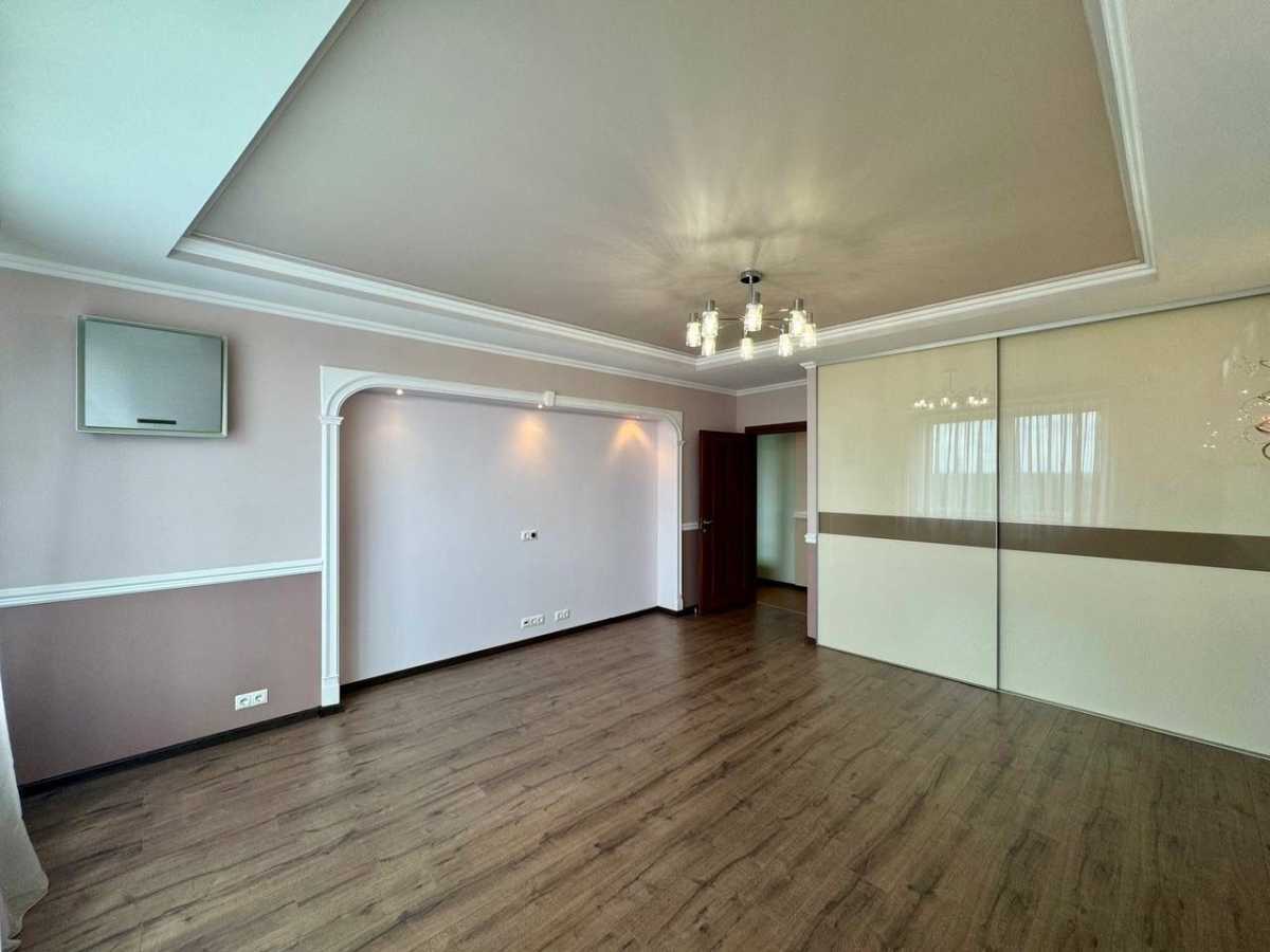 Продажа 4-комнатной квартиры 146.5 м², Раисы Окипной ул., 10