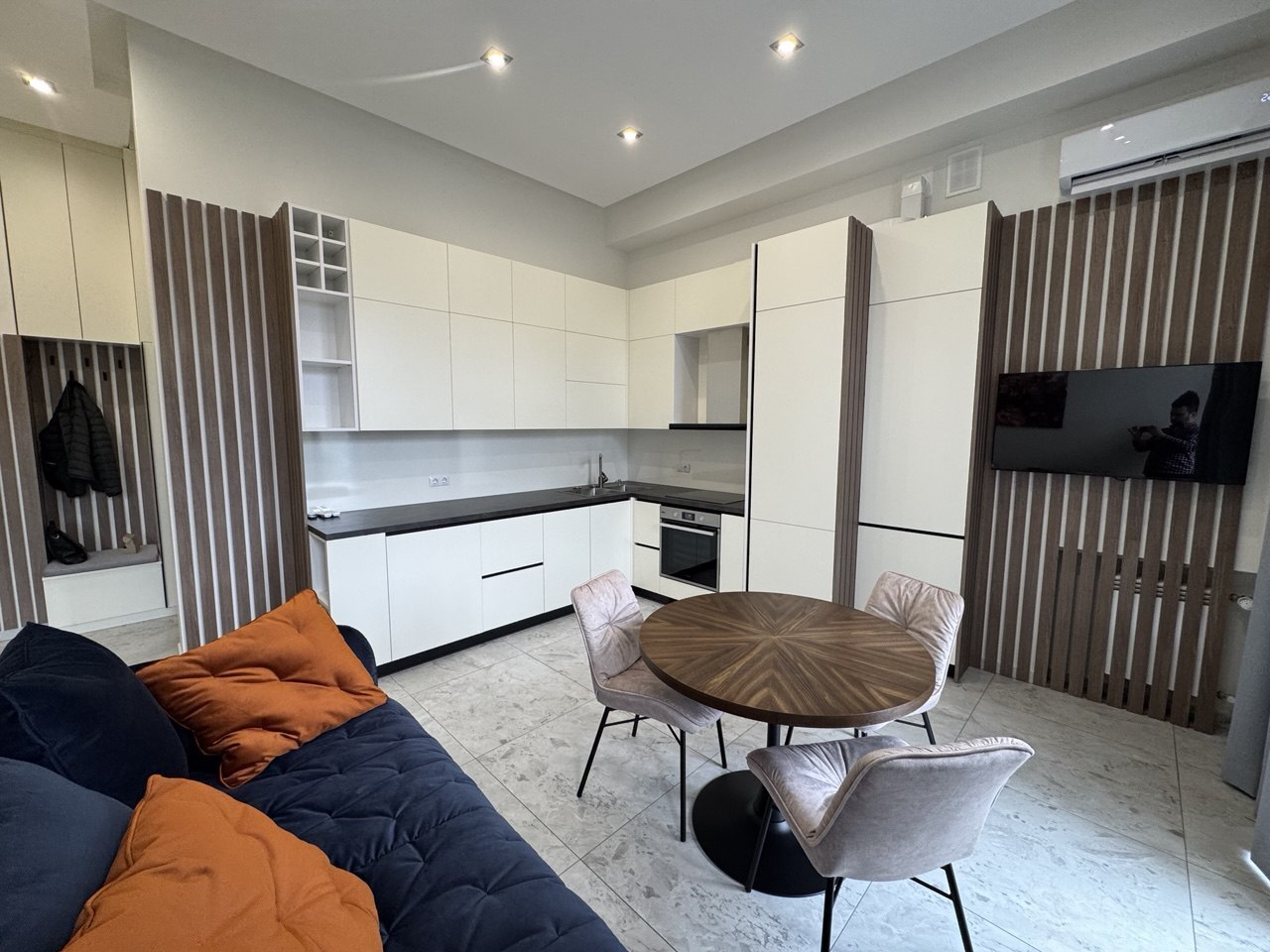 Продажа 1-комнатной квартиры 42 м², Шелковичная ул., 23