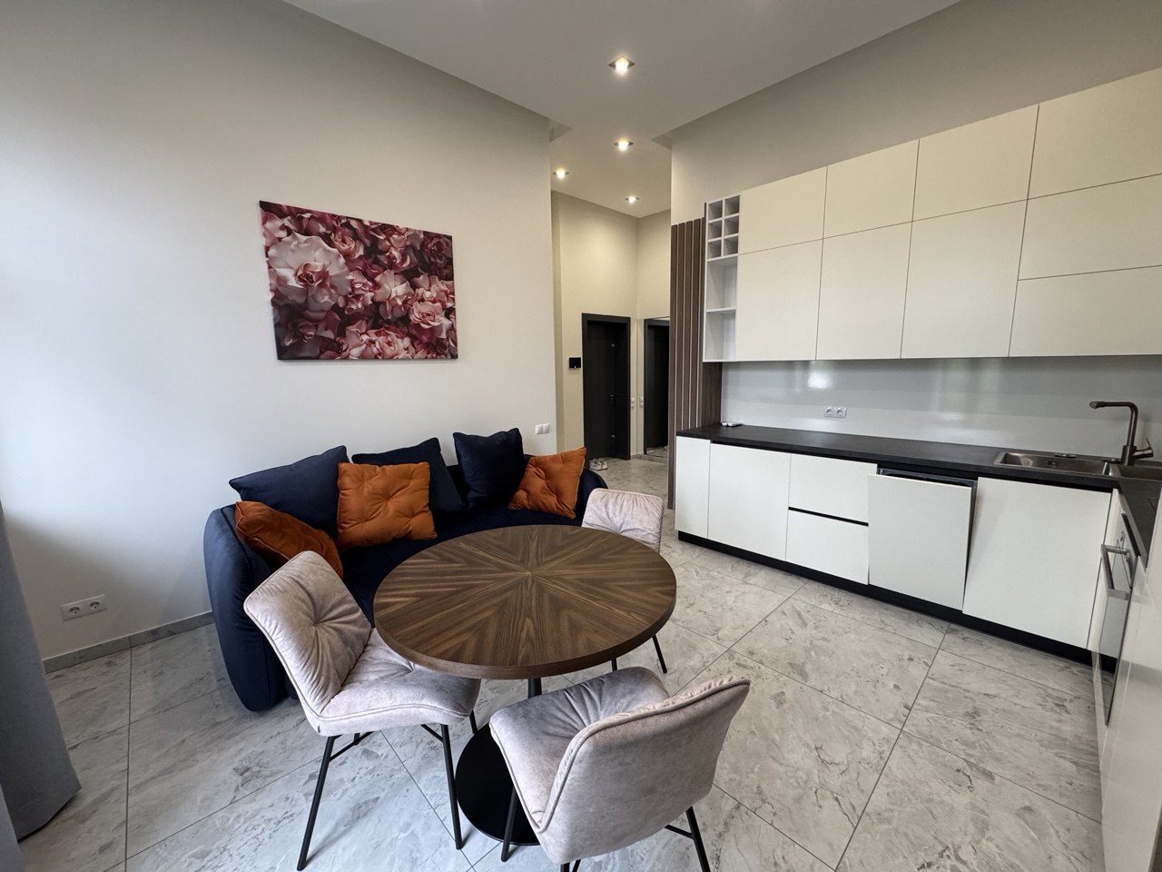 Продажа 1-комнатной квартиры 42 м², Шелковичная ул., 23