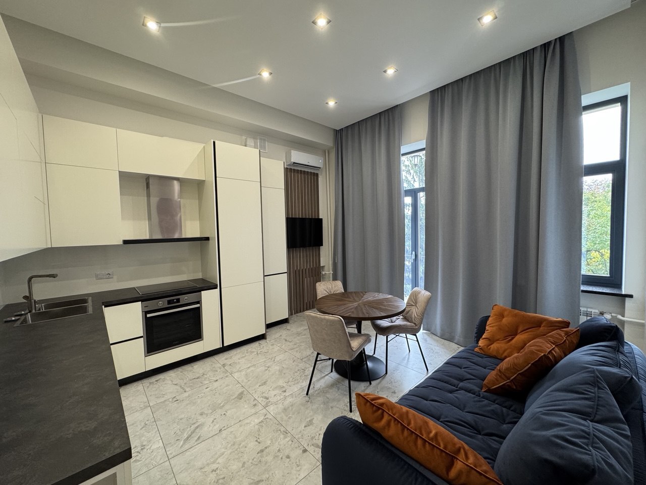 Продажа 1-комнатной квартиры 42 м², Шелковичная ул., 23