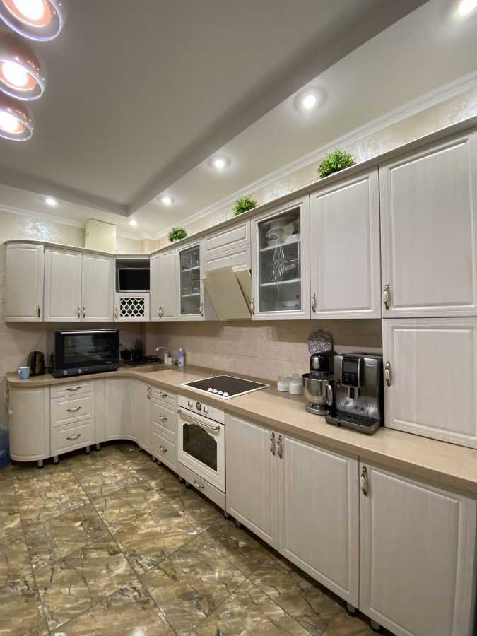 Продажа 3-комнатной квартиры 135 м², Александра Поля просп., 16