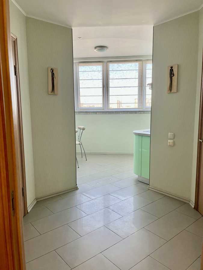 Продаж 2-кімнатної квартири 65 м², Саперно-Слобідська вул., 22