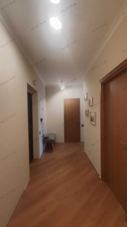 Продажа 2-комнатной квартиры 70 м², Анны Ахматовой ул., 30