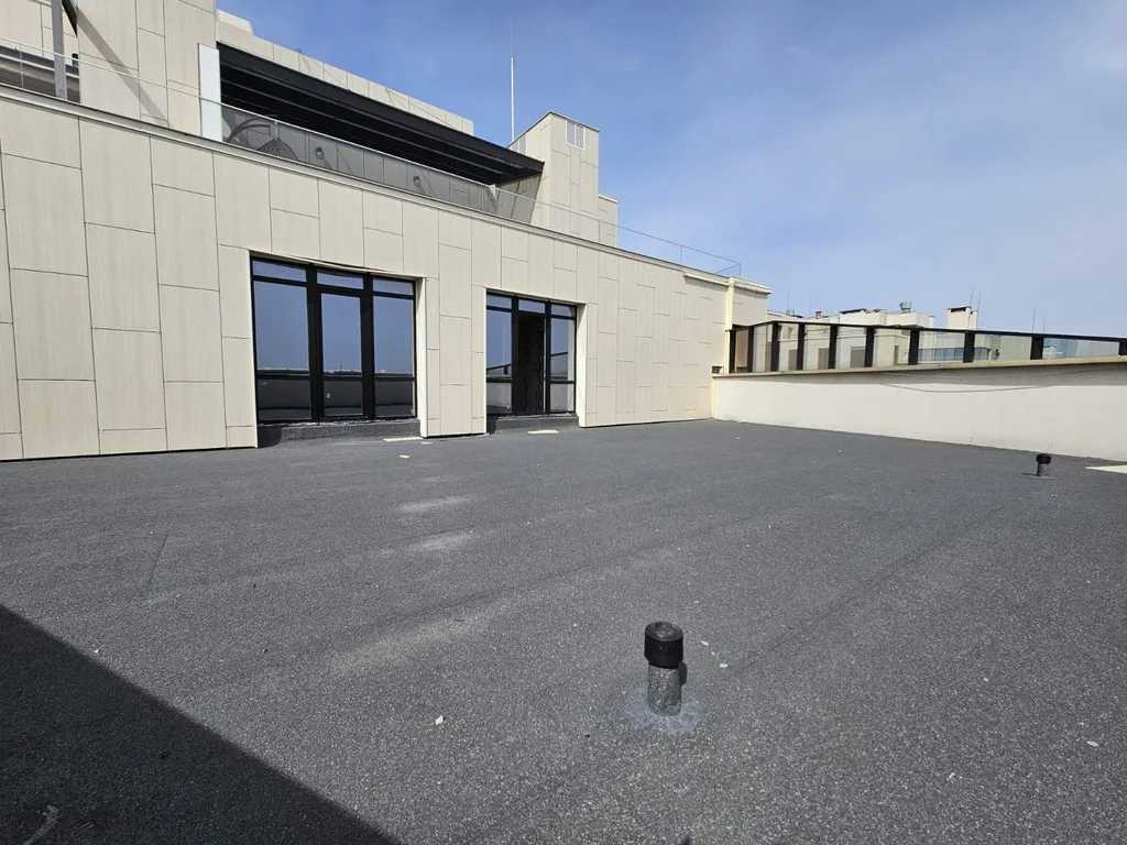 Продажа 4-комнатной квартиры 186 м², Симферопольская ул., 2Л