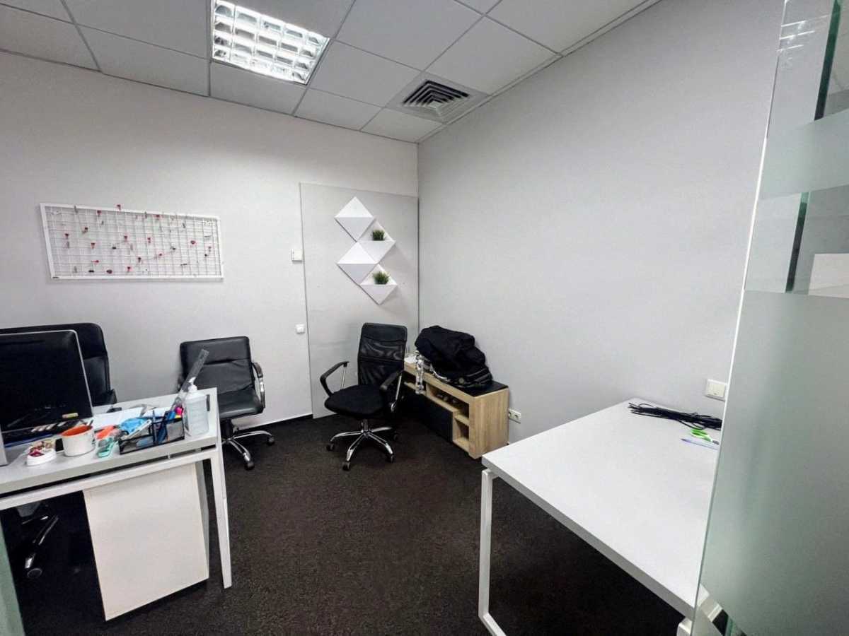 Аренда офиса 132 м², Евгения Сверстюка ул., 2А