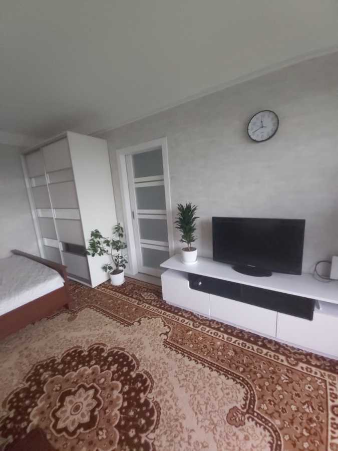 Оренда 1-кімнатної квартири 34 м², Політехнічна вул., 5