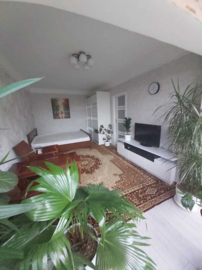 Оренда 1-кімнатної квартири 34 м², Політехнічна вул., 5