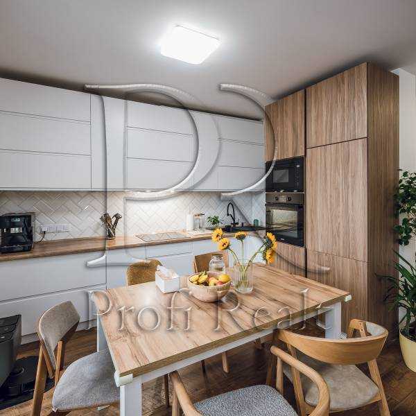 Продажа 3-комнатной квартиры 92 м², Шолуденко ул., 1А