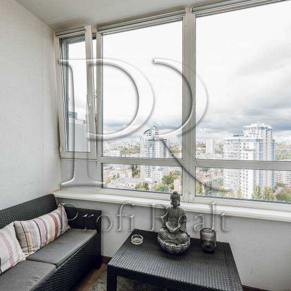 Продажа 3-комнатной квартиры 92 м², Шолуденко ул., 1А