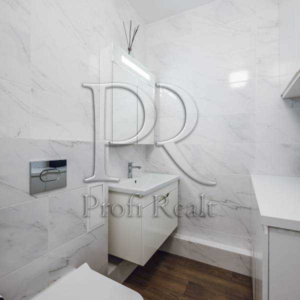 Продажа 3-комнатной квартиры 92 м², Шолуденко ул., 1А