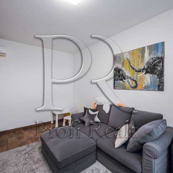 Продажа 3-комнатной квартиры 92 м², Шолуденко ул., 1А