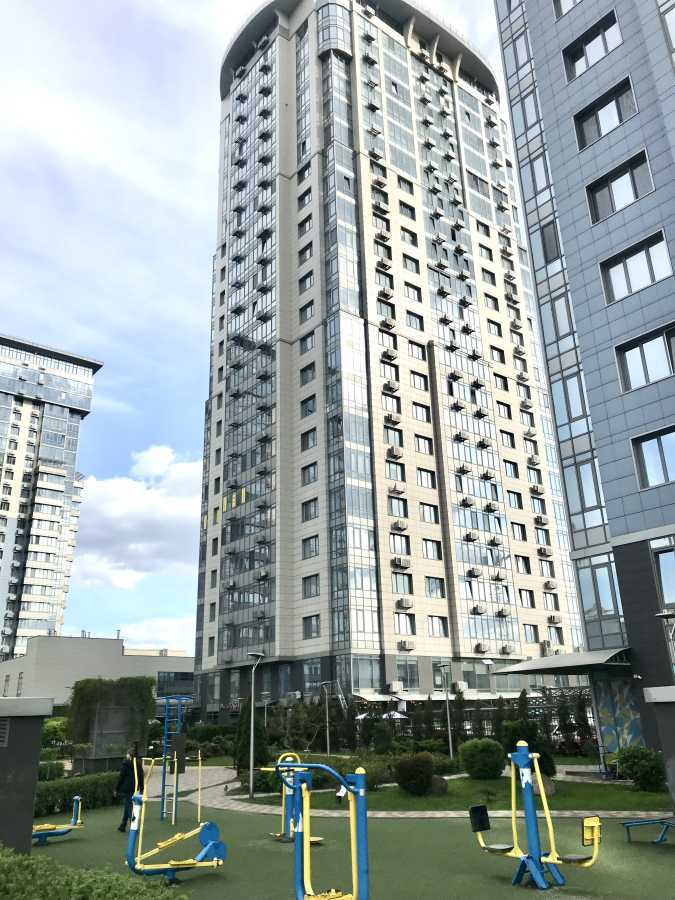 Продажа 3-комнатной квартиры 128 м², Трускавецкая ул., 2А