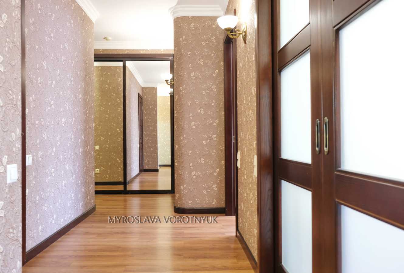 Продажа 2-комнатной квартиры 69 м², Голосеевский просп., 58