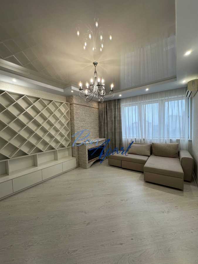 Оренда 3-кімнатної квартири 94 м², Моторний пров., 9