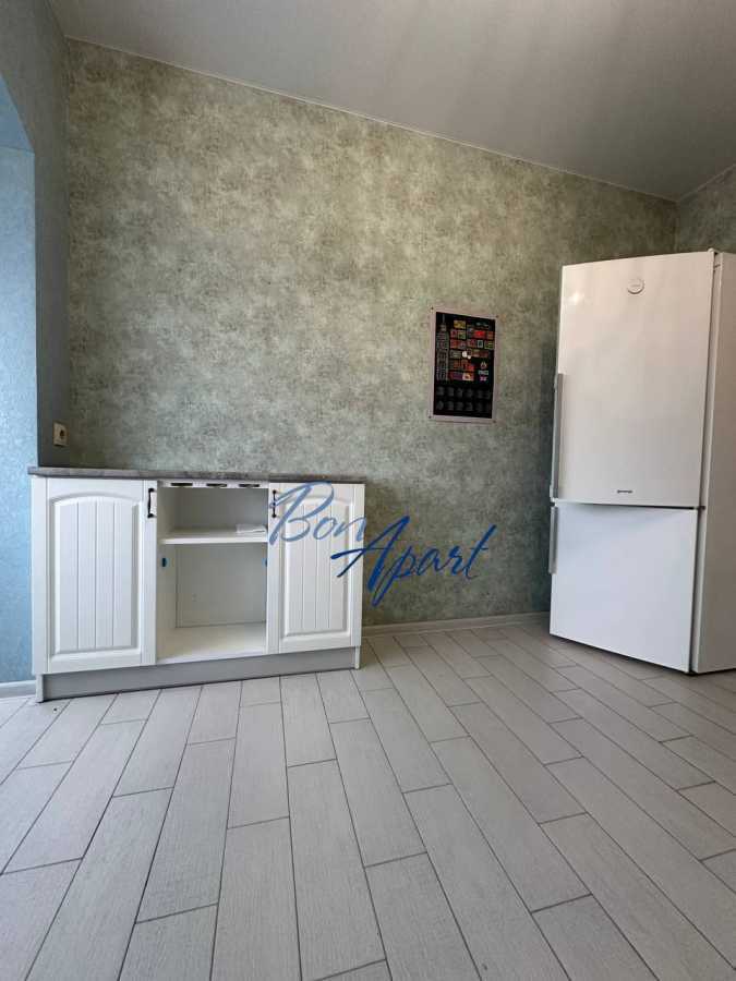 Оренда 3-кімнатної квартири 94 м², Моторний пров., 9