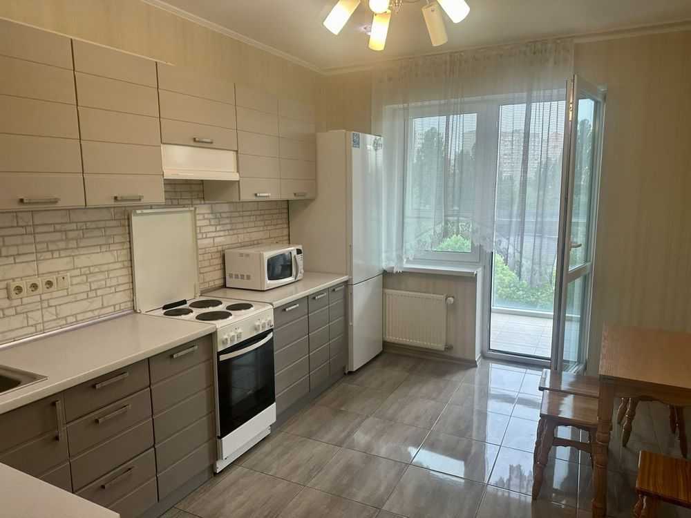 Оренда 2-кімнатної квартири 67 м², Нижньоключова вул., 14