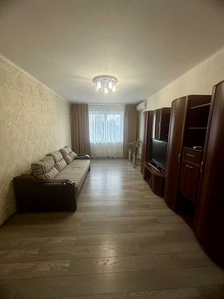 Оренда 2-кімнатної квартири 67 м², Нижньоключова вул., 14