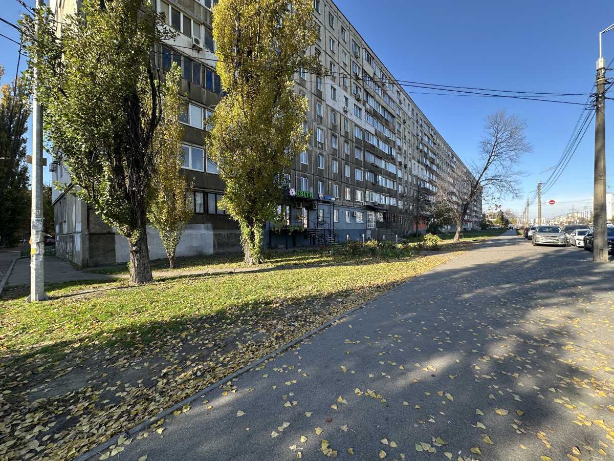 Продажа 3-комнатной квартиры 56 м², Миропольская ул., 3