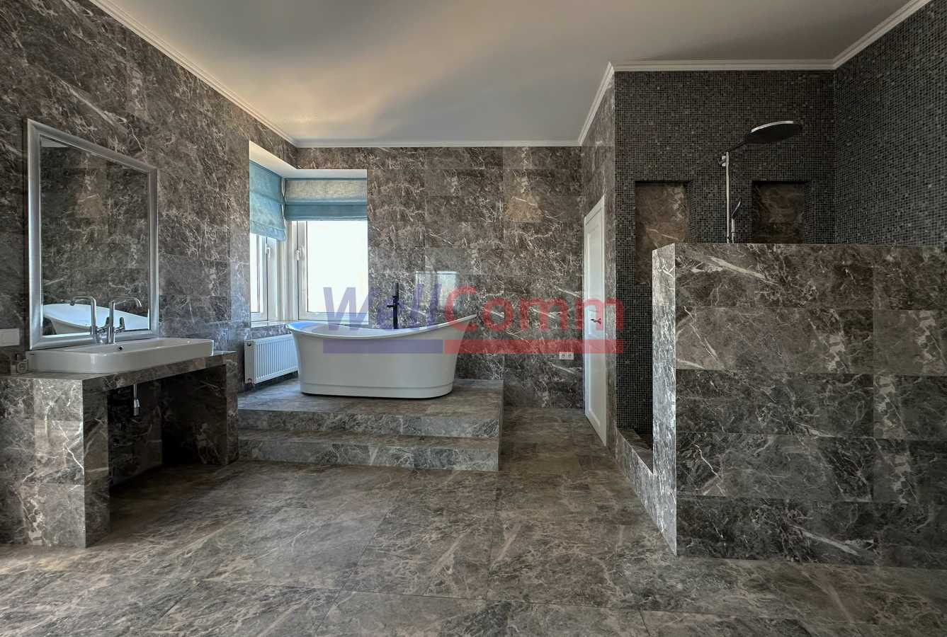 Продажа 3-комнатной квартиры 176.2 м², Леси Украинки бул., 7Б