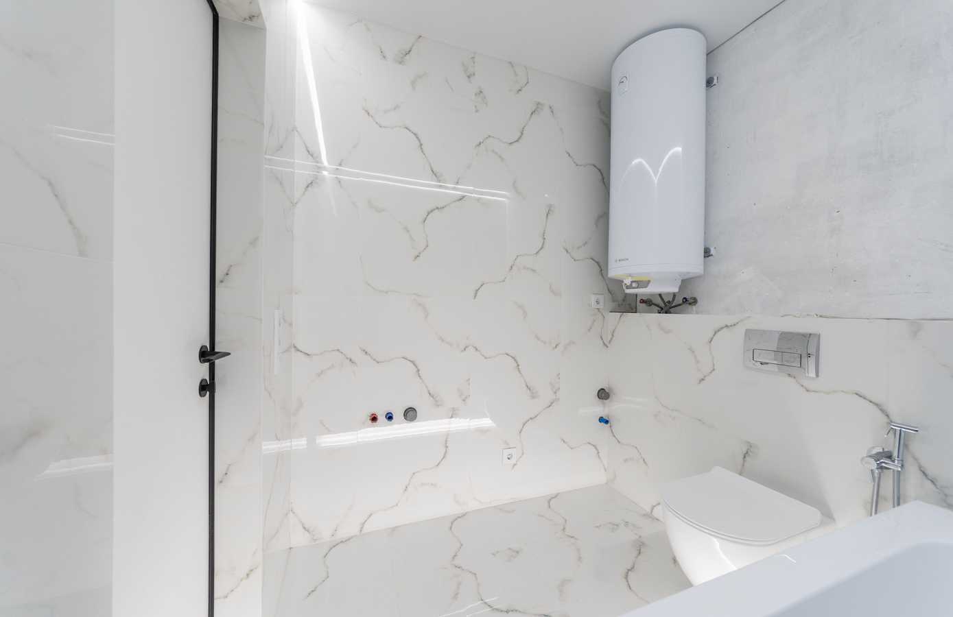 Продажа 2-комнатной квартиры 68.1 м², Ужгородский пер., 4/1