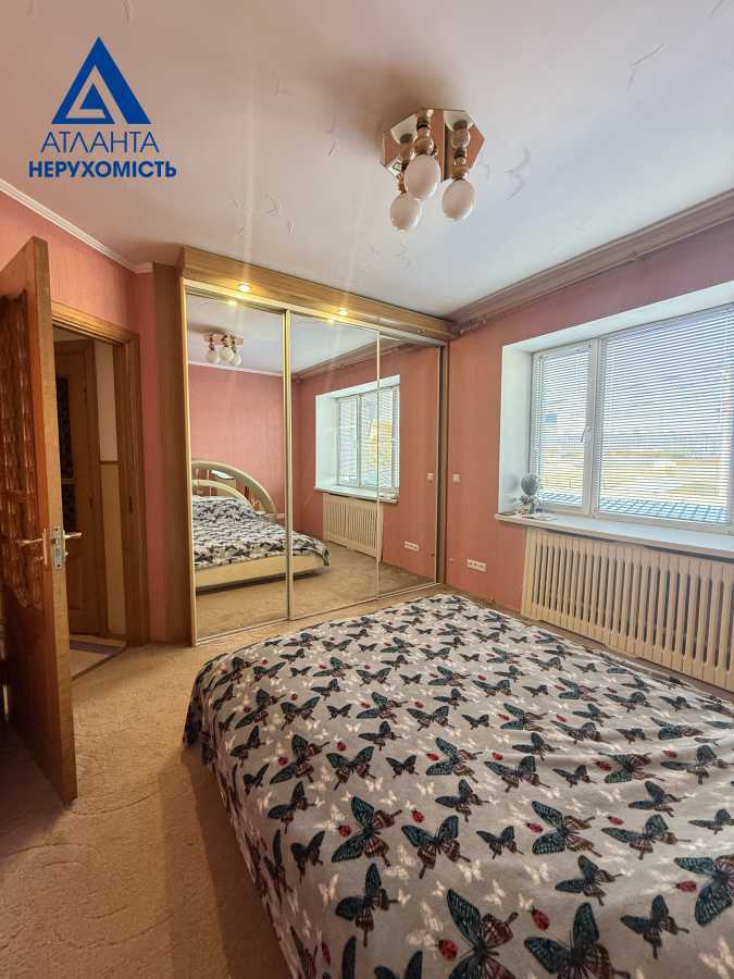 Продажа 5-комнатной квартиры 87 м², Кравчука ул., 38