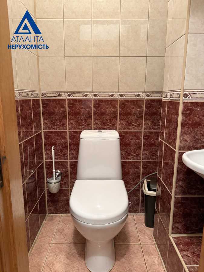 Продажа 5-комнатной квартиры 87 м², Кравчука ул., 38