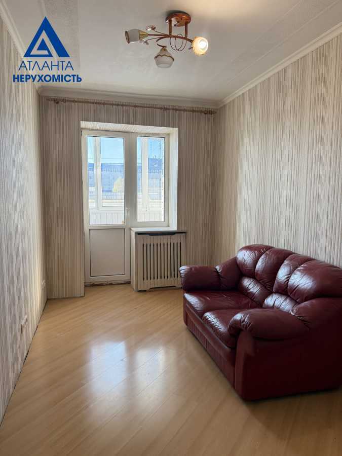 Продажа 5-комнатной квартиры 87 м², Кравчука ул., 38