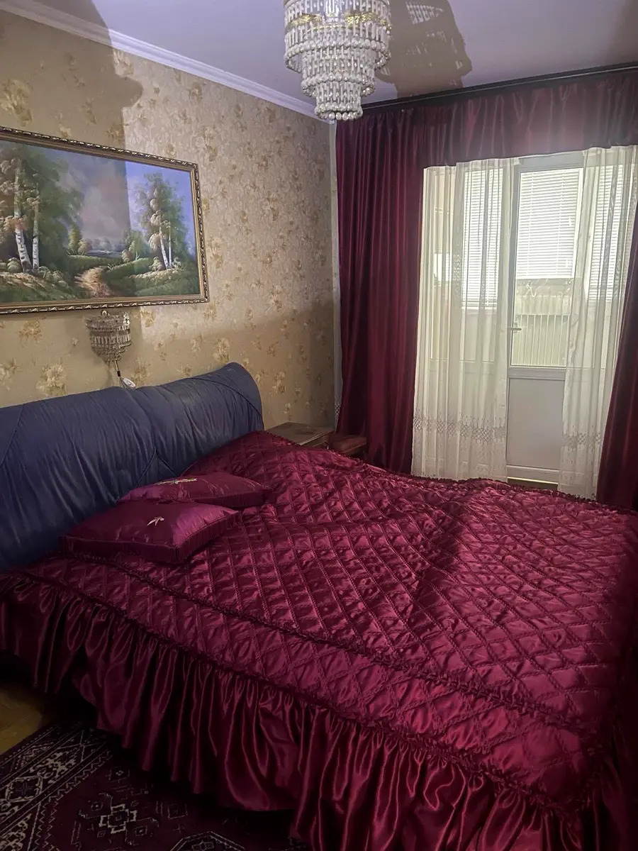 Продажа 3-комнатной квартиры 72 м², Семьи Идзиковских ул., 25