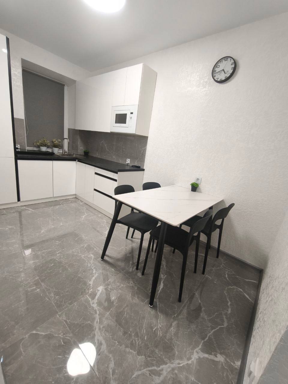 Продажа 1-комнатной квартиры 34 м², Мольера ул.