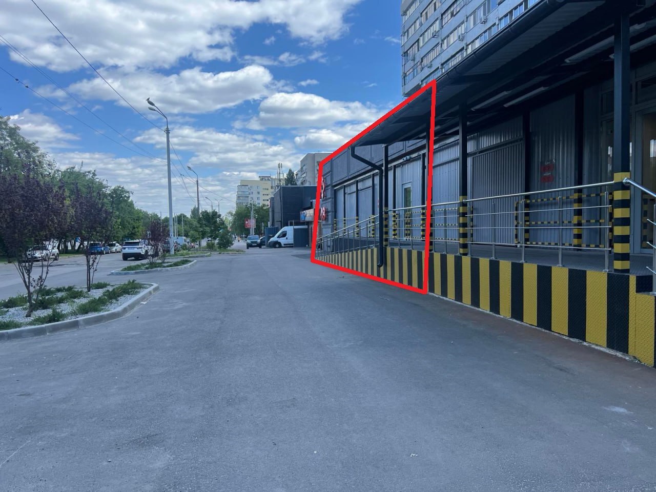 Оренда комерції 337 м², Слави бул., 21