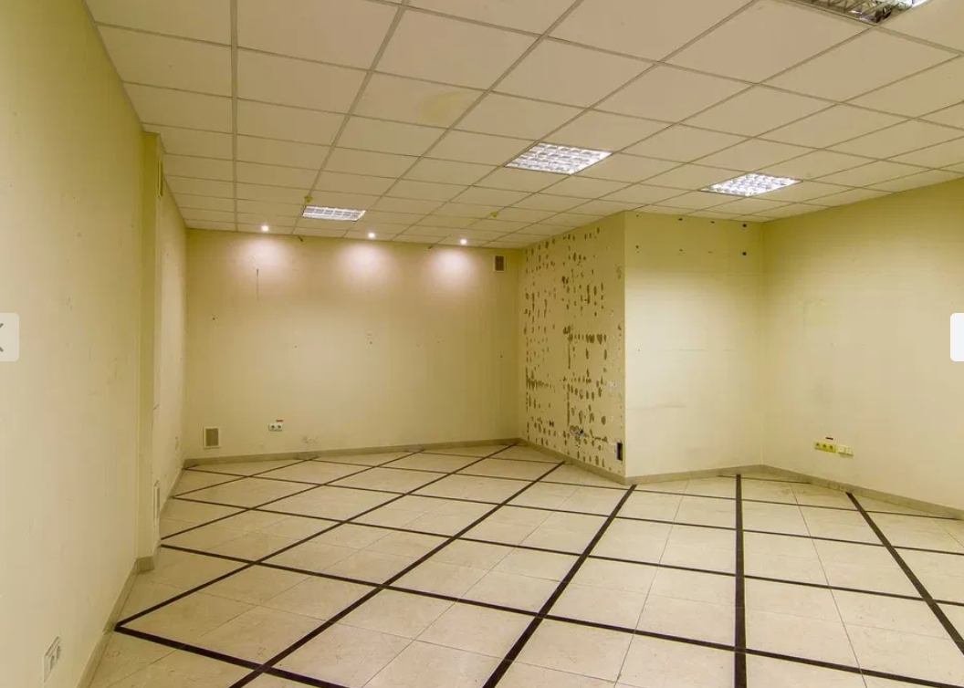 Аренда торгового помещения 140 м², Варненская ул.