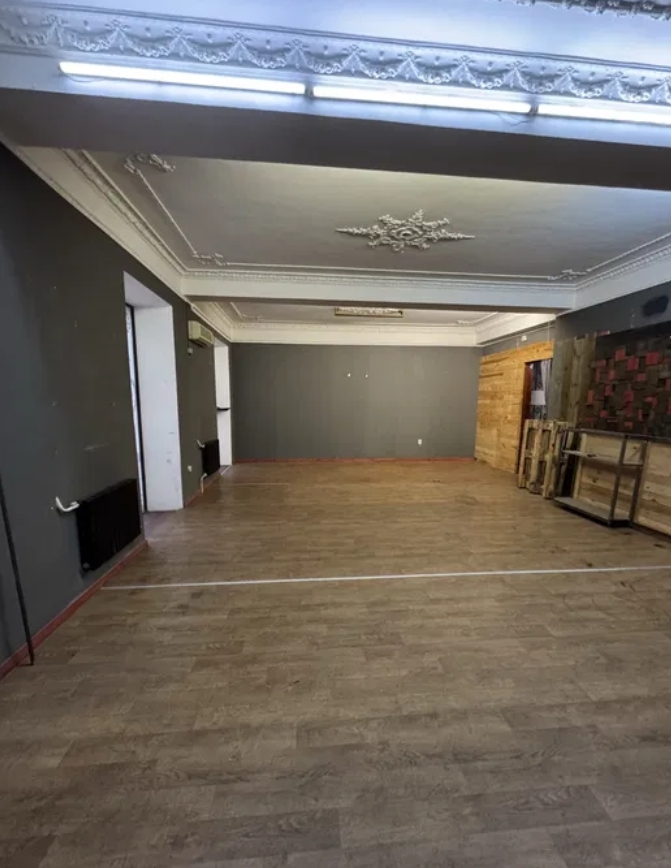 Оренда торговельного приміщення 100 м², Катеринінська вул.