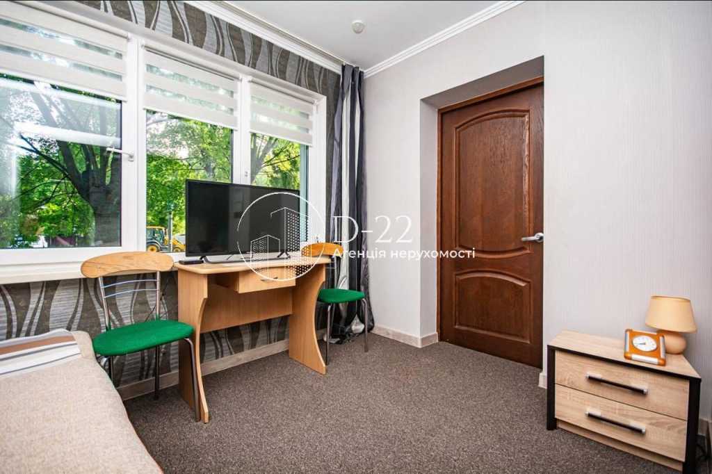 Продажа 3-комнатной квартиры 106 м², Науки просп., 86