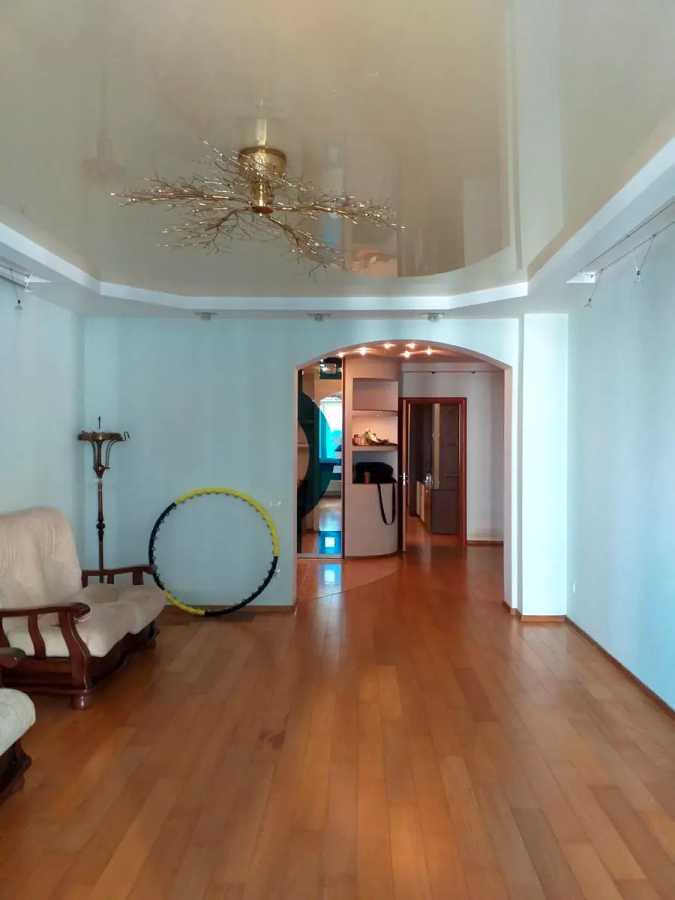 Продажа 3-комнатной квартиры 125 м², Раисы Окипной ул., 4