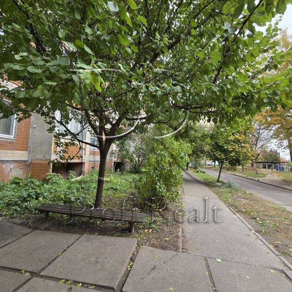 Продажа 1-комнатной квартиры 38 м², Булгакова ул., 8А