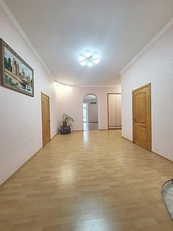Оренда офісу 140 м², Шота Руставелі вул., 34