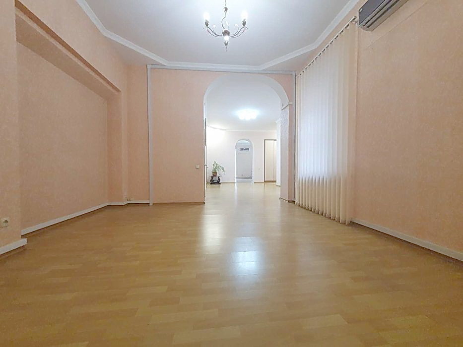 Оренда офісу 140 м², Шота Руставелі вул., 34