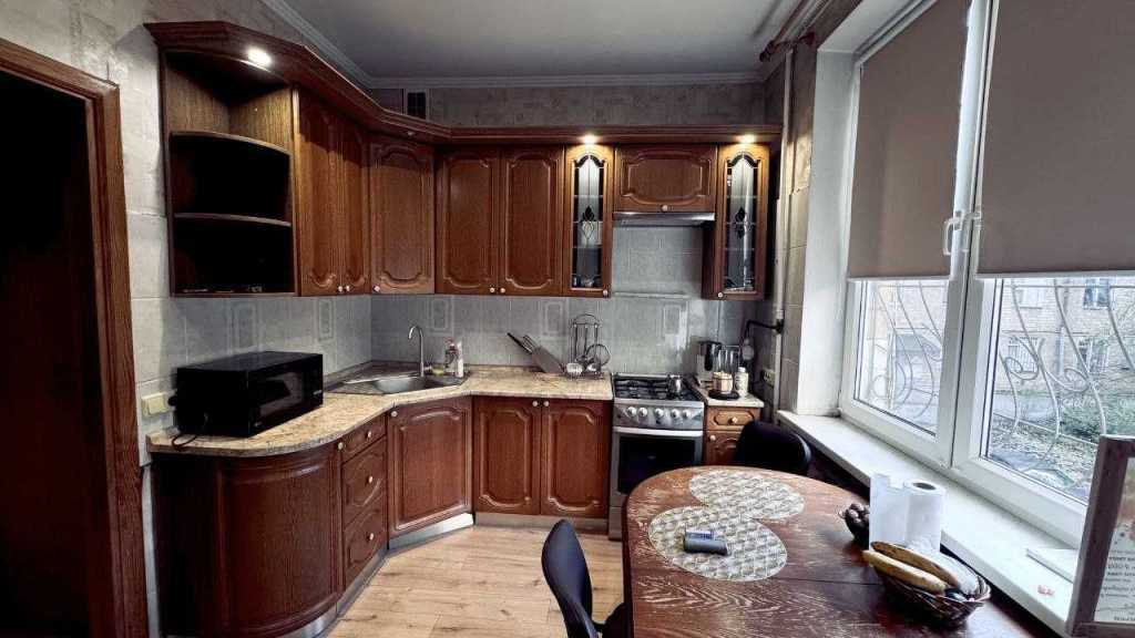 Продажа 3-комнатной квартиры 82 м², Искровская ул., 1